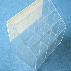 化妆品有机玻璃展架示例2