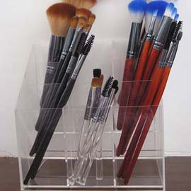 化妆品有机玻璃展架示例4