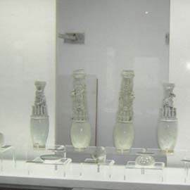 文物陈列有机玻璃展示架示例4